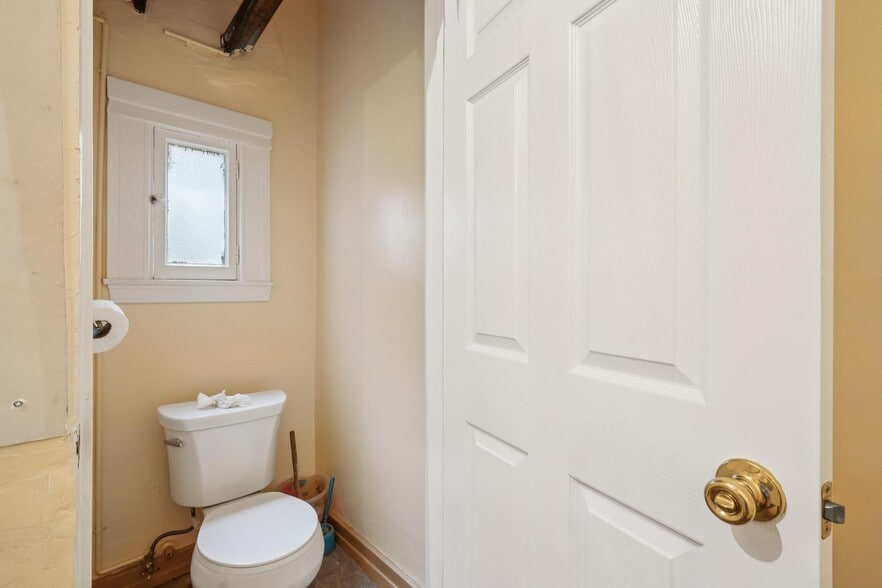 More Photos Of 700 10th Ave, San Francisco General Retail For Sale