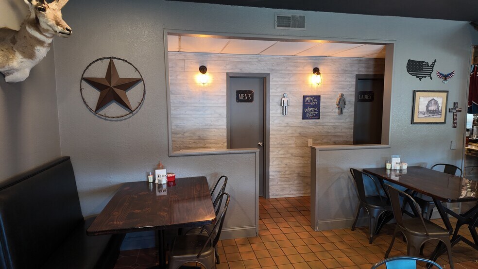 More Photos Of 140 E 12th St, Imperial Restaurant For Sale