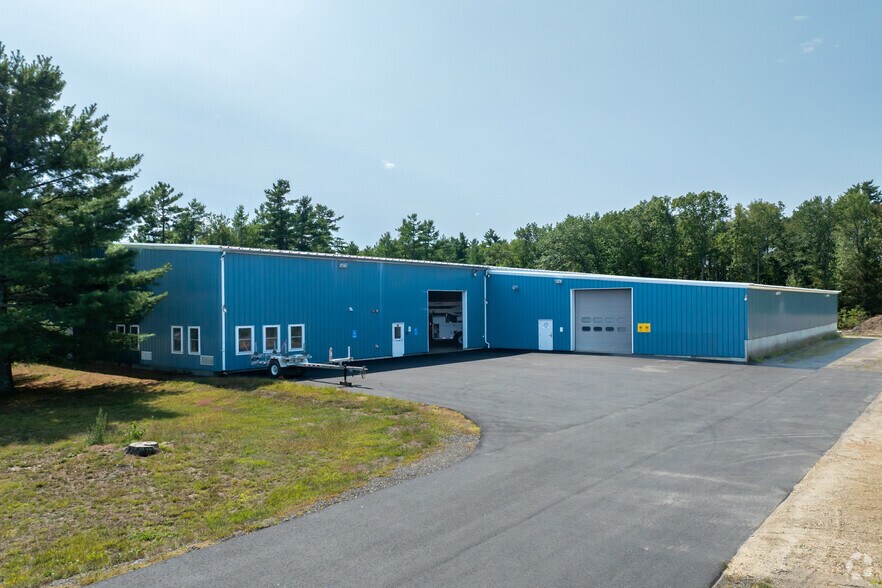 Primary Photo Of 122 Cyro Dr, Sanford Manufacturing For Lease