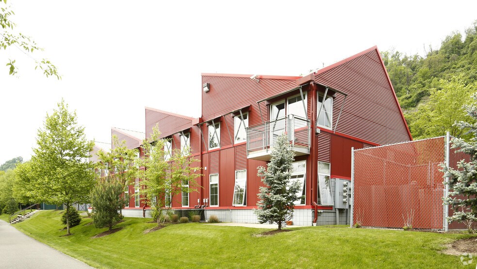 More Photos Of 3840-3849 S Water St, Pittsburgh Office For Lease