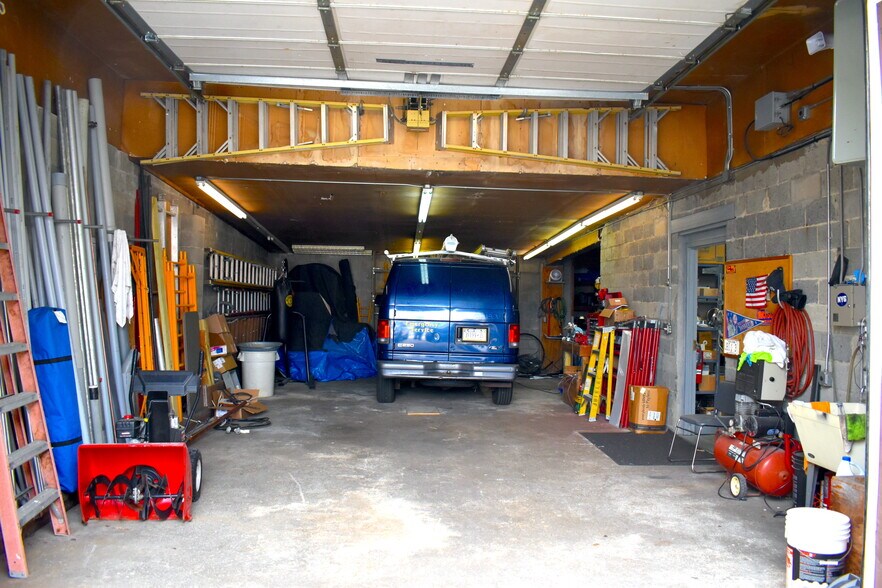 More Photos Of 546 E Meadow Ave, East Meadow Freestanding For Sale