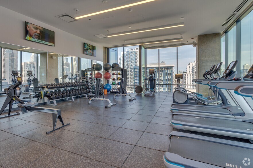 More Photos Of 221 W Hubbard St, Chicago Apartments For Lease