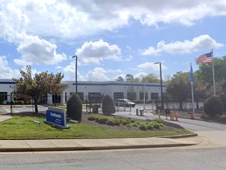 More Photos Of 5230 Clipper Dr, Atlanta Warehouse For Sale