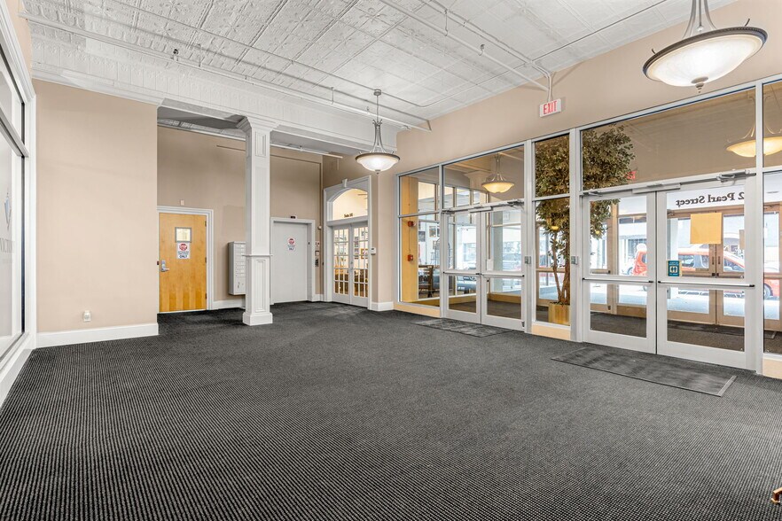 More Photos Of 222 Pearl St, New Albany Office Residential For Lease