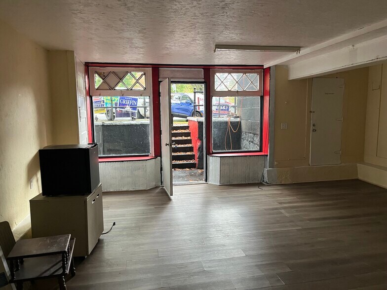 More Photos Of 926 Diamond Park, Meadville Office For Sale