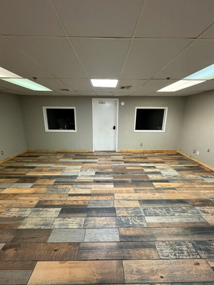 More Photos Of 3105 E Reno Ave, Oklahoma City Warehouse For Lease