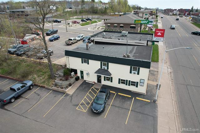 More Photos Of 1104 W Washington St, Marquette Office Residential For Sale