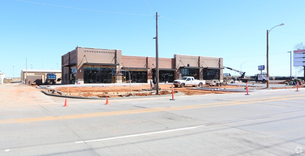 More Photos Of 114 N Washington St, Weatherford Storefront Retail Office For Lease