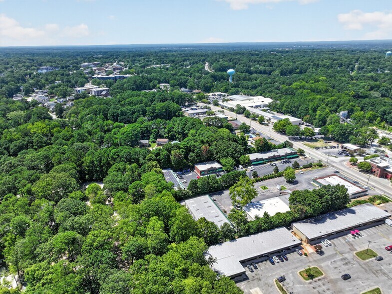 More Photos Of 594 E Chatham St, Cary Office For Sale
