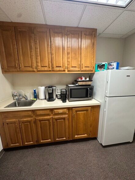 More Photos Of 9201 E 63rd St, Raytown Office For Lease