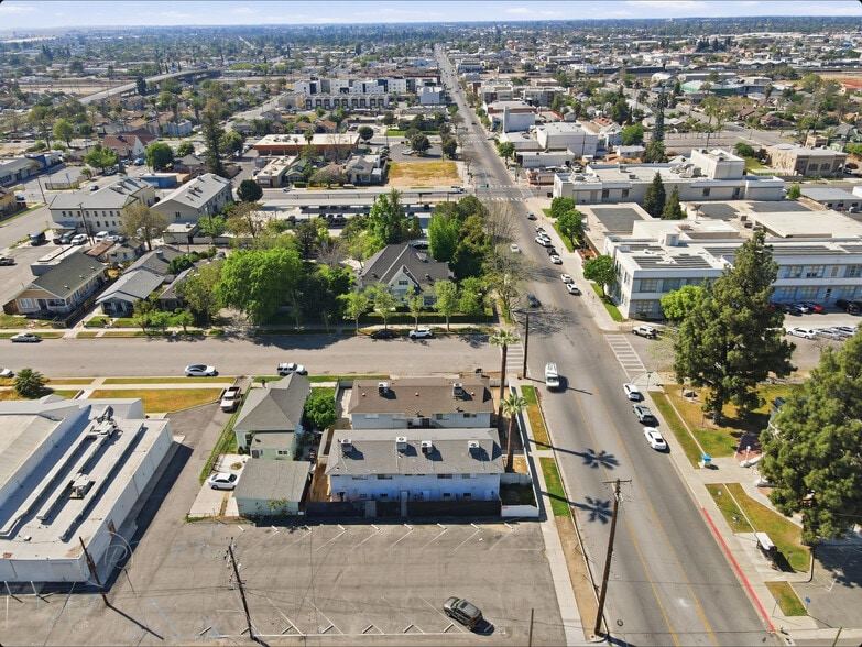 More Photos Of 1401 Baker St, Bakersfield Apartments For Sale