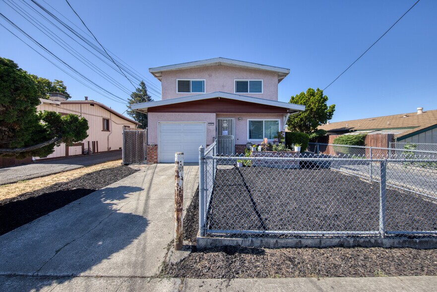 More Photos Of 24039 Park St, Hayward Apartments For Sale