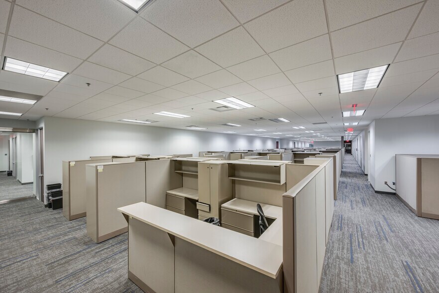 More Photos Of 13500 Heritage Pky, Fort Worth Office For Lease