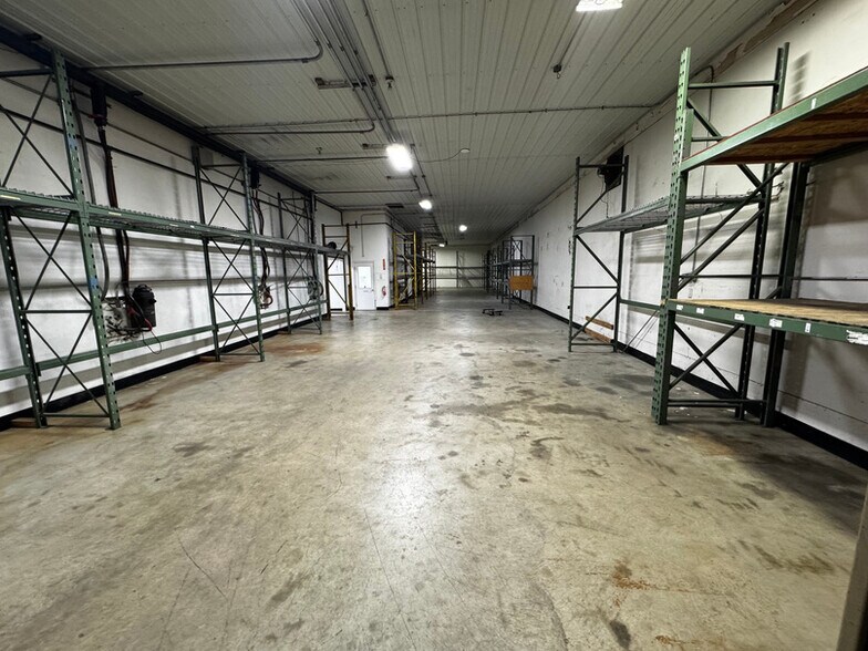 More Photos Of 1045 Parkview St, Constantine Warehouse For Sale