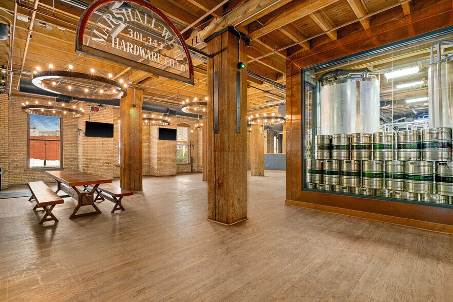 More Photos Of 325 S Lake Ave, Duluth Hotel For Lease