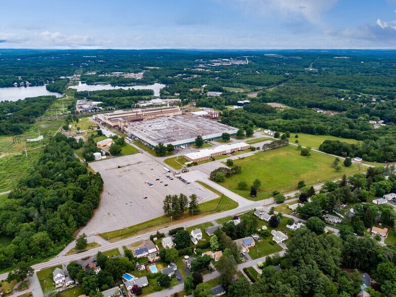 More Photos Of 232 Worcester St, North Grafton Distribution For Sale