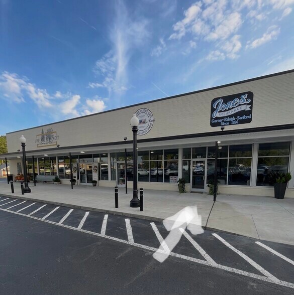 More Photos Of 107 Carbonton Rd, Sanford Office For Lease