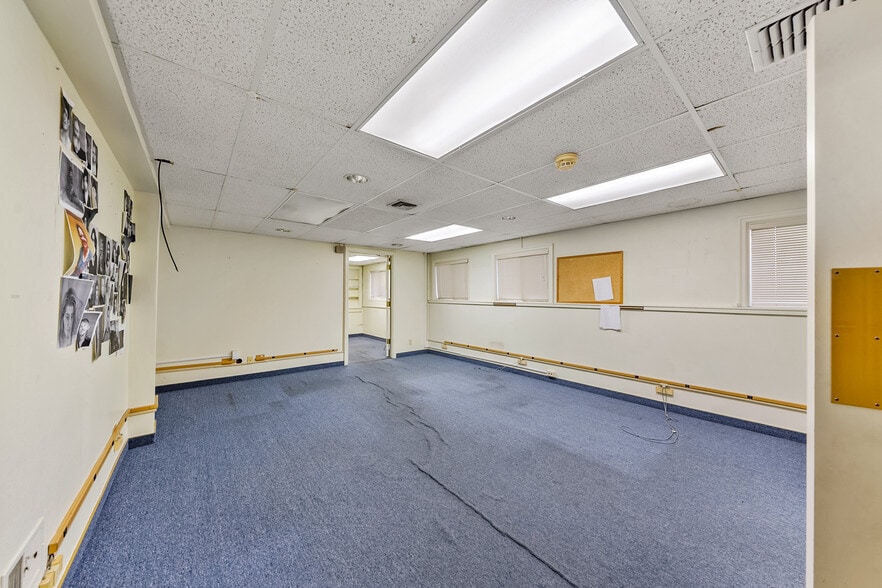 More Photos Of 655 W Umpqua St, Roseburg Radio TVTransmission Facilities For Sale