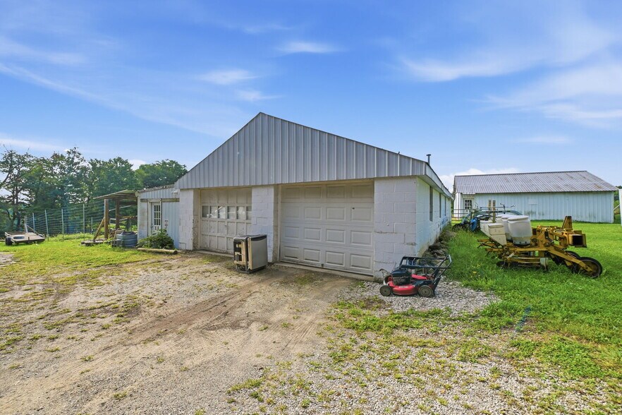 More Photos Of 2637 S Cleveland Massillon Rd, Barberton Winery Vineyard For Sale