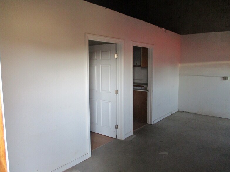 More Photos Of 336 Dawson Dr, Camarillo Warehouse For Lease