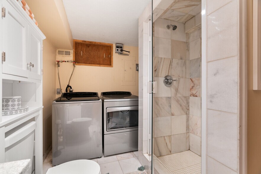 More Photos Of 1824 SW Greenway Cir, West Linn Specialty For Sale