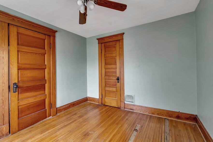 More Photos Of 646 Cayuga Dr, Niagara Falls Religious Facility For Sale