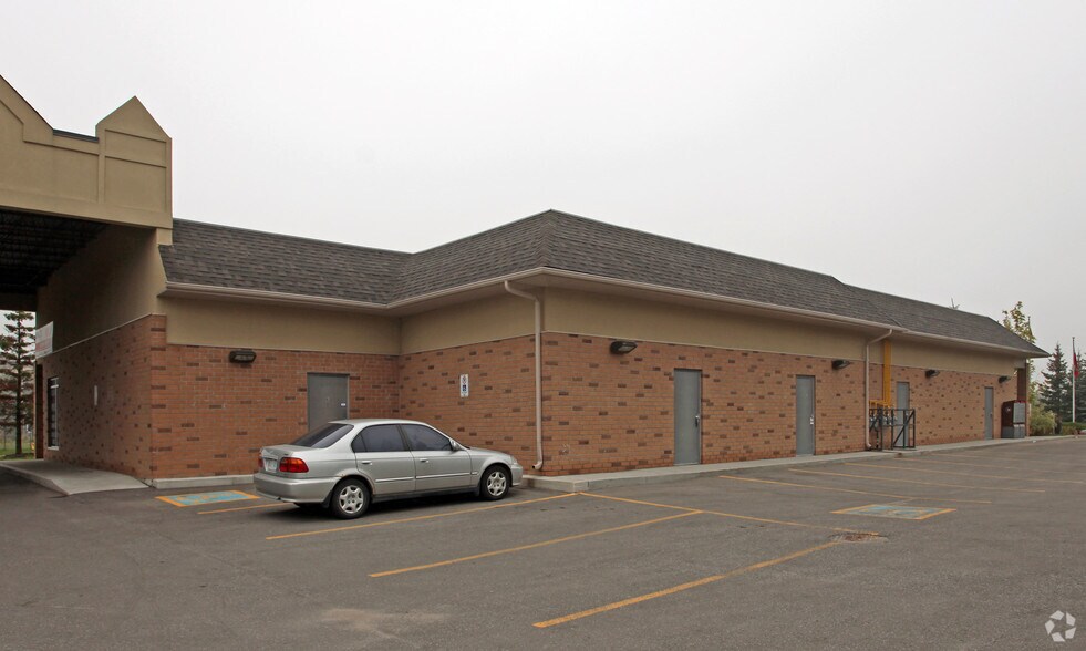 More Photos Of 5 Swan Lake Blvd, Markham Freestanding For Sale