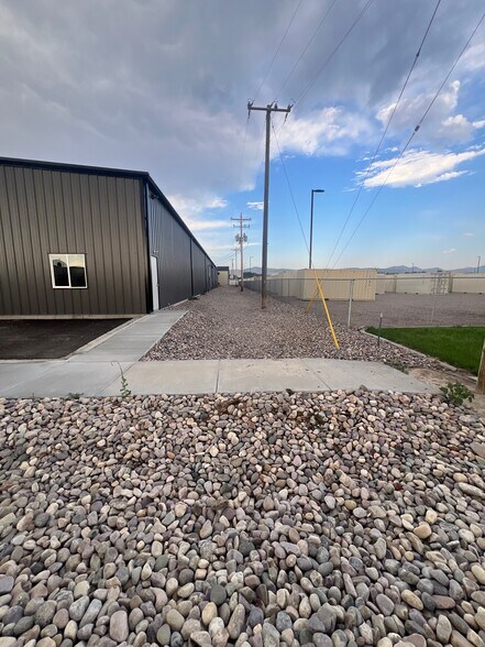 More Photos Of 231 Tailwind Cir, Chubbuck Industrial For Lease