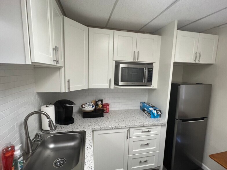 More Photos Of 5637 N Pershing Ave, Stockton Medical For Lease