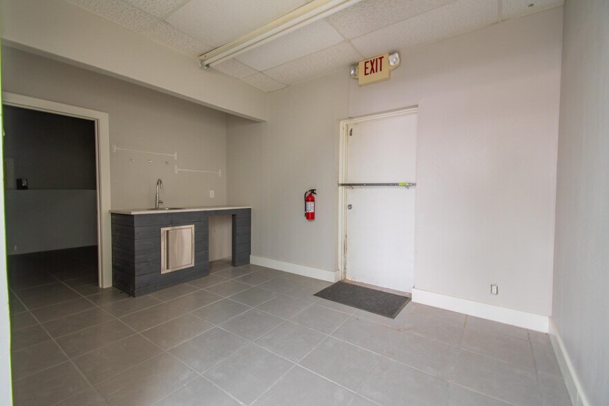 More Photos Of 6000-6064 Ingram Rd, San Antonio Unknown For Lease