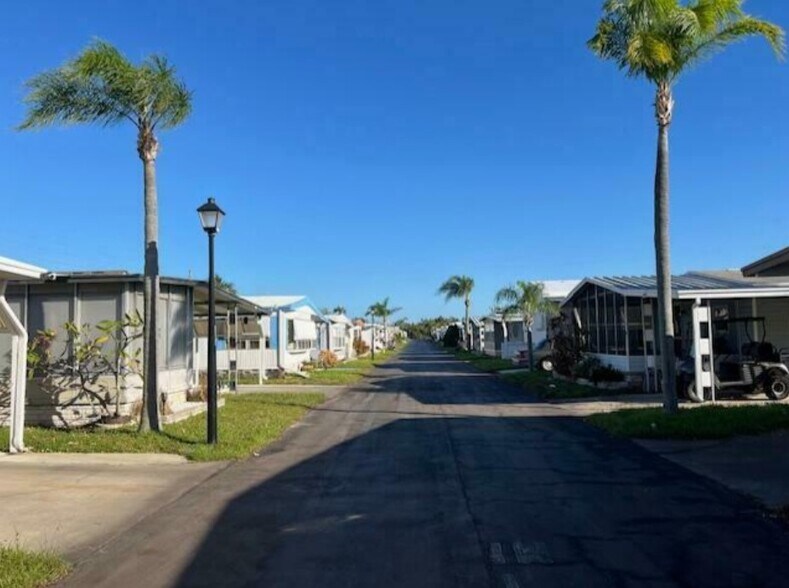 More Photos Of 10441 Gandy Blvd N, Saint Petersburg Manufactured Housing Mobile Home Park For Sale
