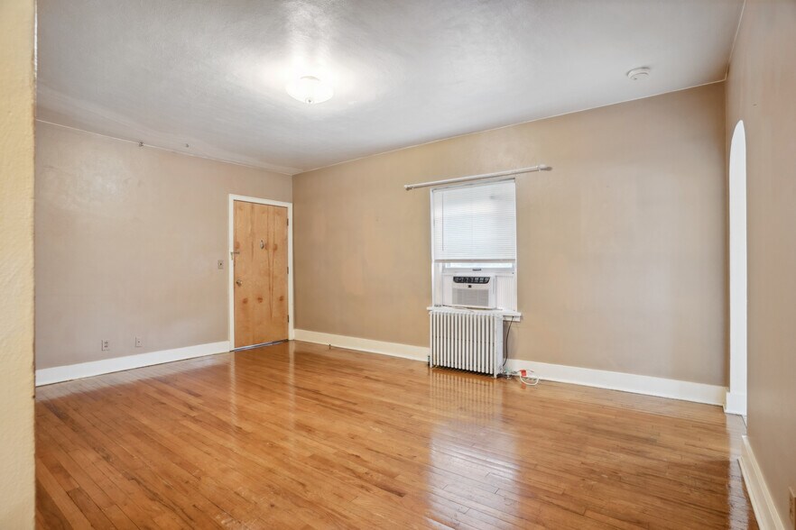 More Photos Of 107 E Madison St, Mount Pleasant Healthcare For Sale