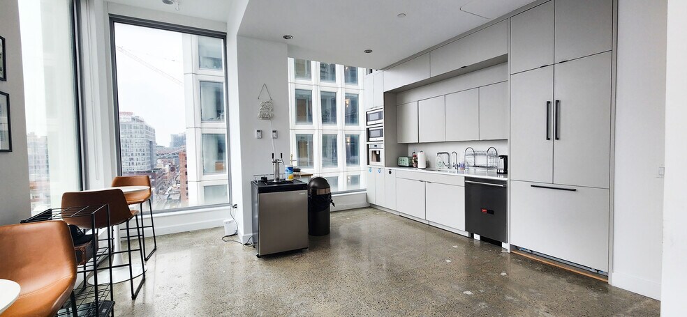 More Photos Of 10 Grand St, Brooklyn Office For Lease