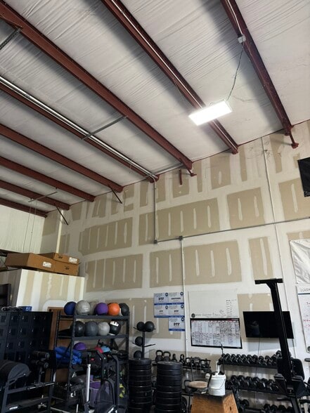 More Photos Of 1112 W 9th St, North Little Rock Warehouse For Sale