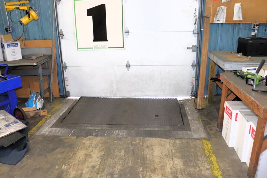 More Photos Of 35 Rose Morrow Rd, Wantage Manufacturing For Lease