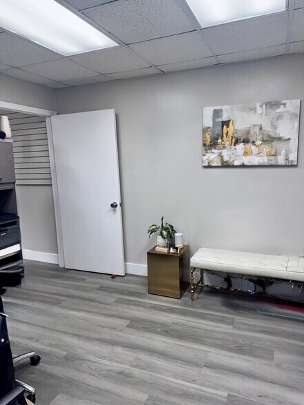 More Photos Of 6134 Taylor Rd, Naples Warehouse For Sale