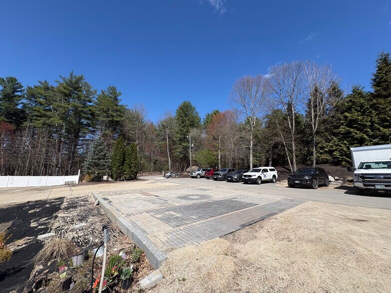 More Photos Of 125 Wason Rd, Hudson Industrial For Lease