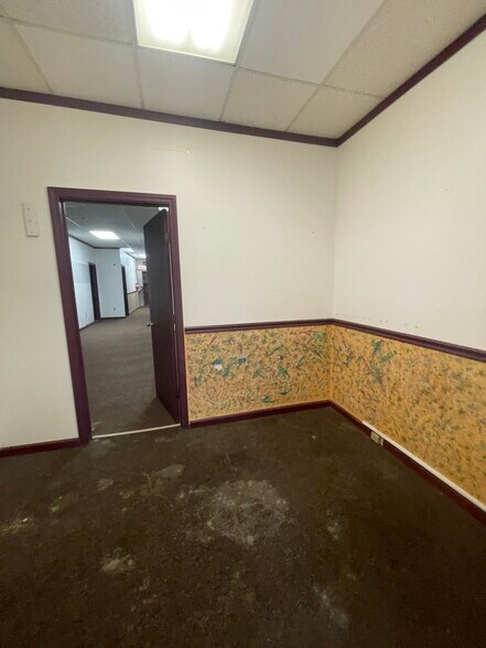 More Photos Of 500 Norwich Ave, Taftville Unknown For Lease