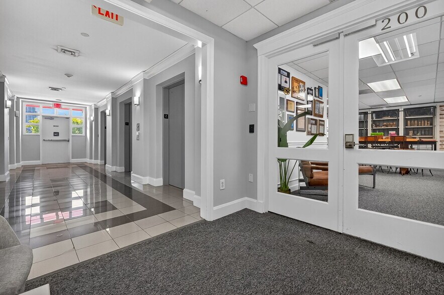 More Photos Of 2121 SW 3rd Ave, Miami Office For Lease