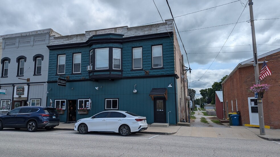 Primary Photo Of 316 W Main St, Lexington Restaurant For Lease