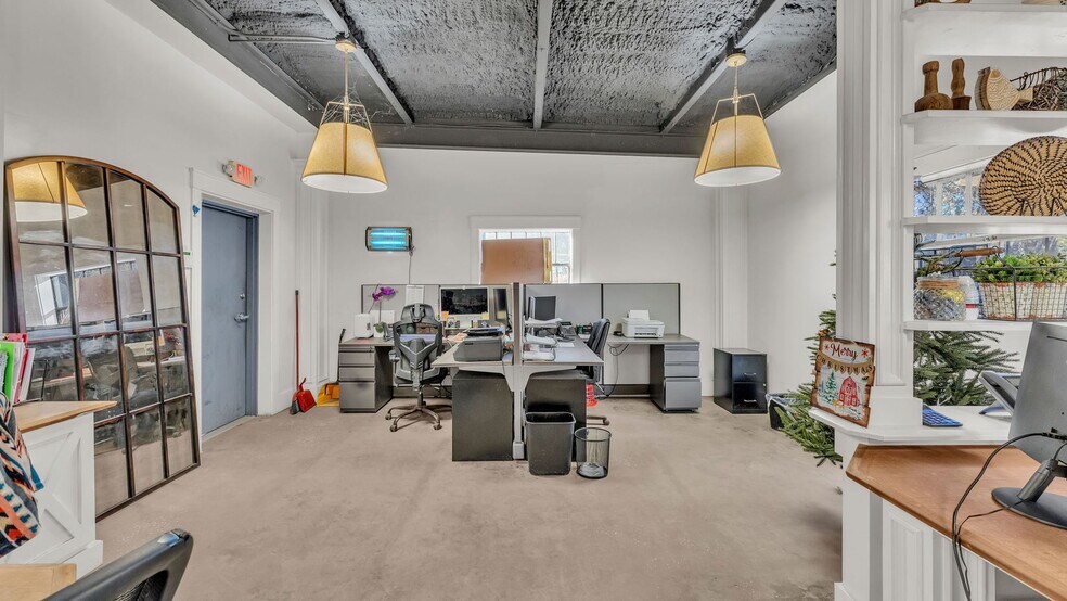 More Photos Of 705 Jerry Smith Rd, Dover Light Manufacturing For Sale