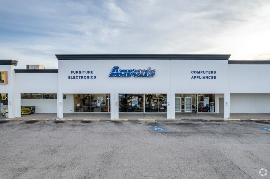 More Photos Of 120 Circle Way St, Lake Jackson Unknown For Lease