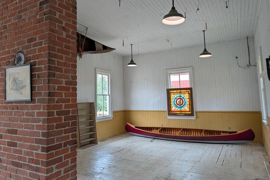 More Photos Of 14599 Cleveland St, Spring Lake Freestanding For Sale