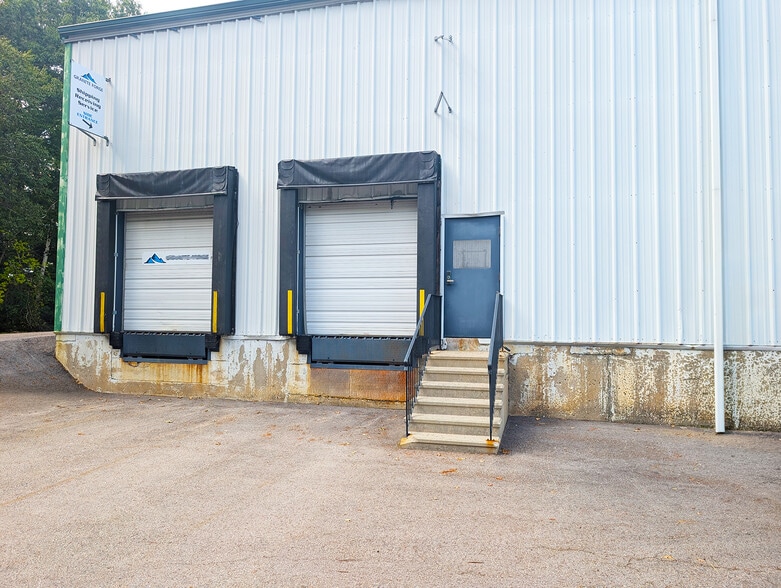 More Photos Of 32 Executive Dr, Hudson Manufacturing For Lease