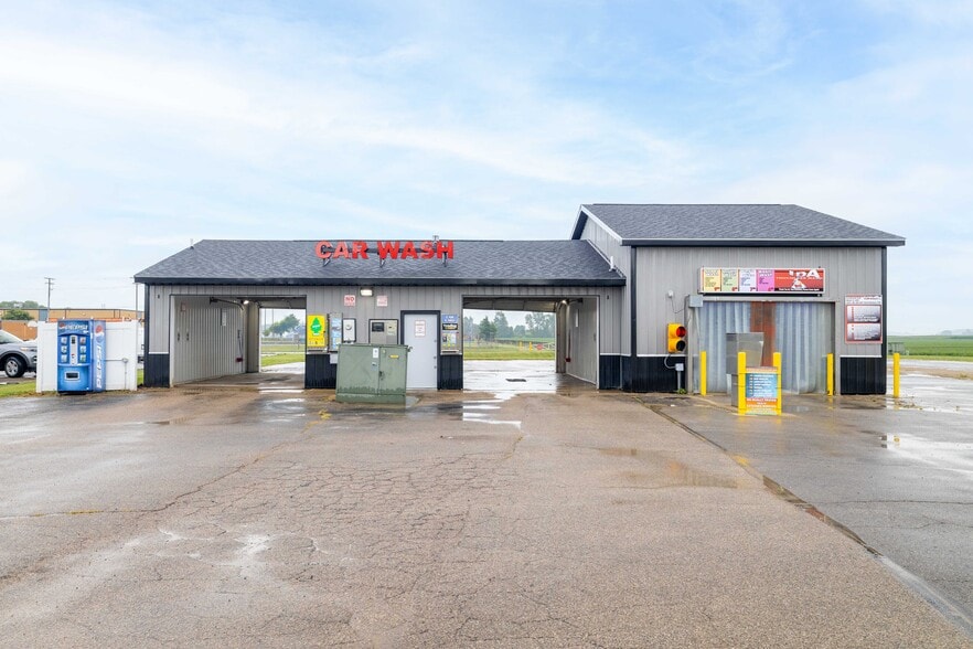 More Photos Of 3181 Lewis Ave, Ida Carwash For Sale