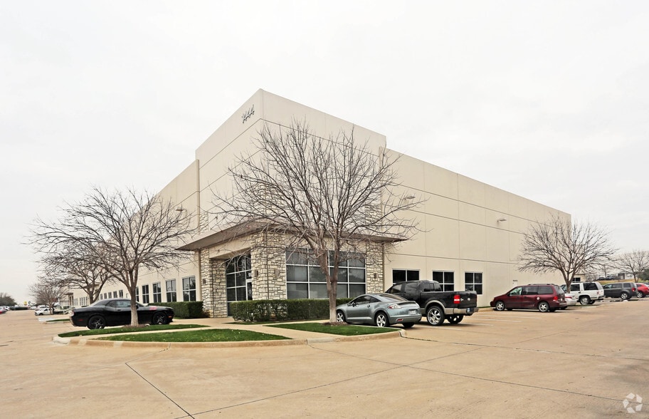 More Photos Of 1444 N Cockrell Hill Rd, Dallas Warehouse For Lease