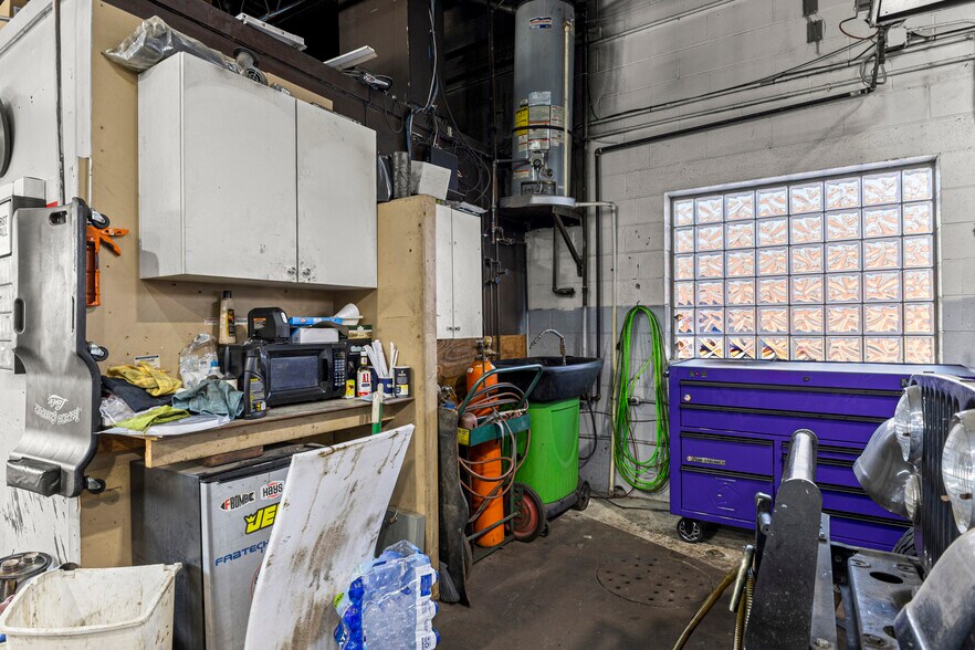 More Photos Of 2401 Fort St, Trenton Warehouse For Sale