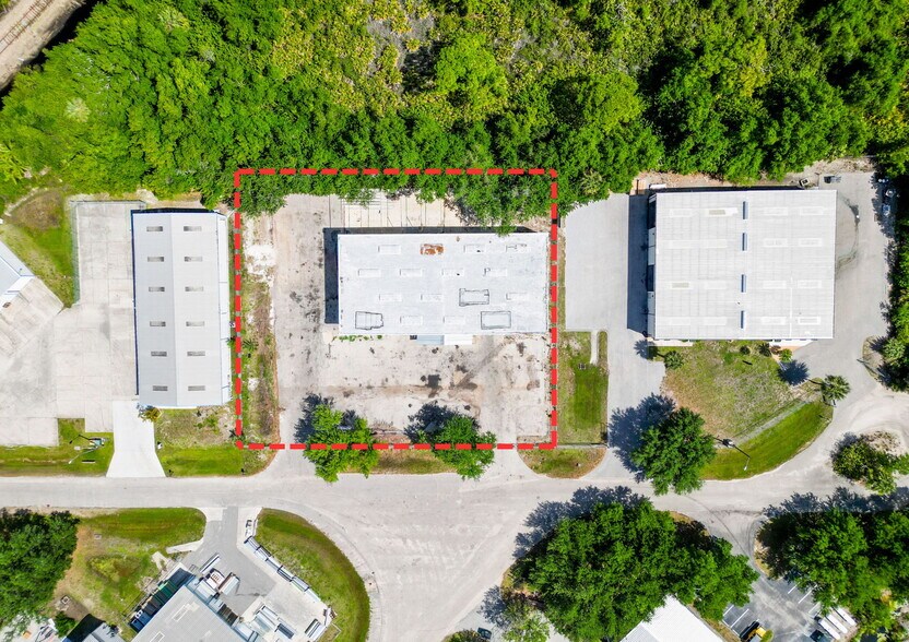 More Photos Of 5524 Independence Ct, Punta Gorda Warehouse For Sale