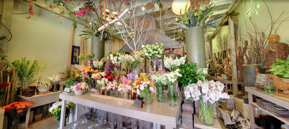 More Photos Of 1900 N Highland Ave, Los Angeles General Retail For Lease