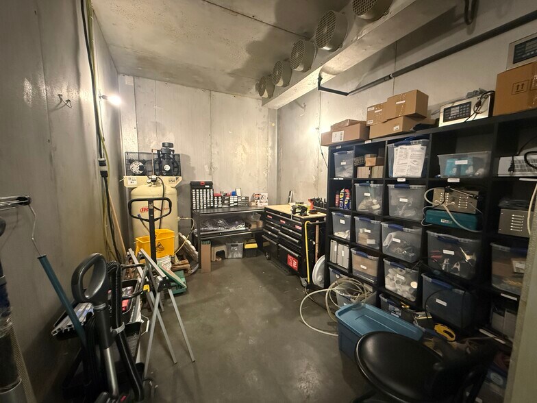 More Photos Of 930 N 1430 W, Orem Manufacturing For Lease